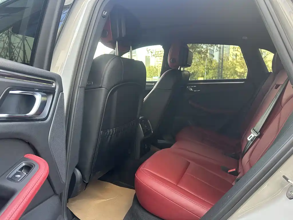 Porsche Macan 2024