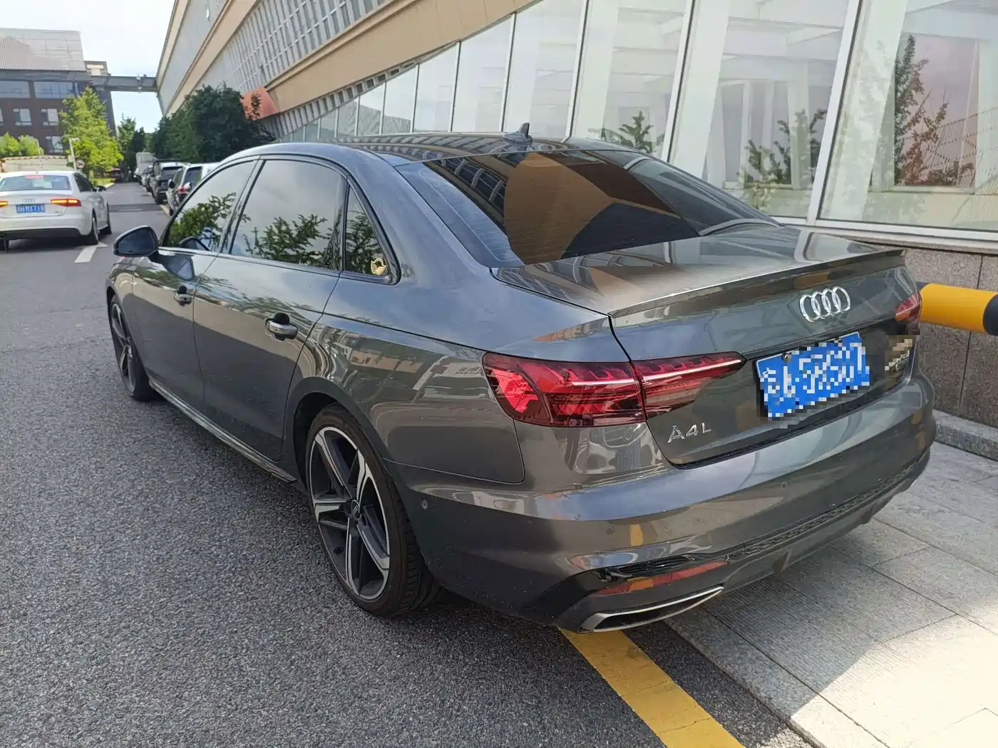 Audi A4 2023