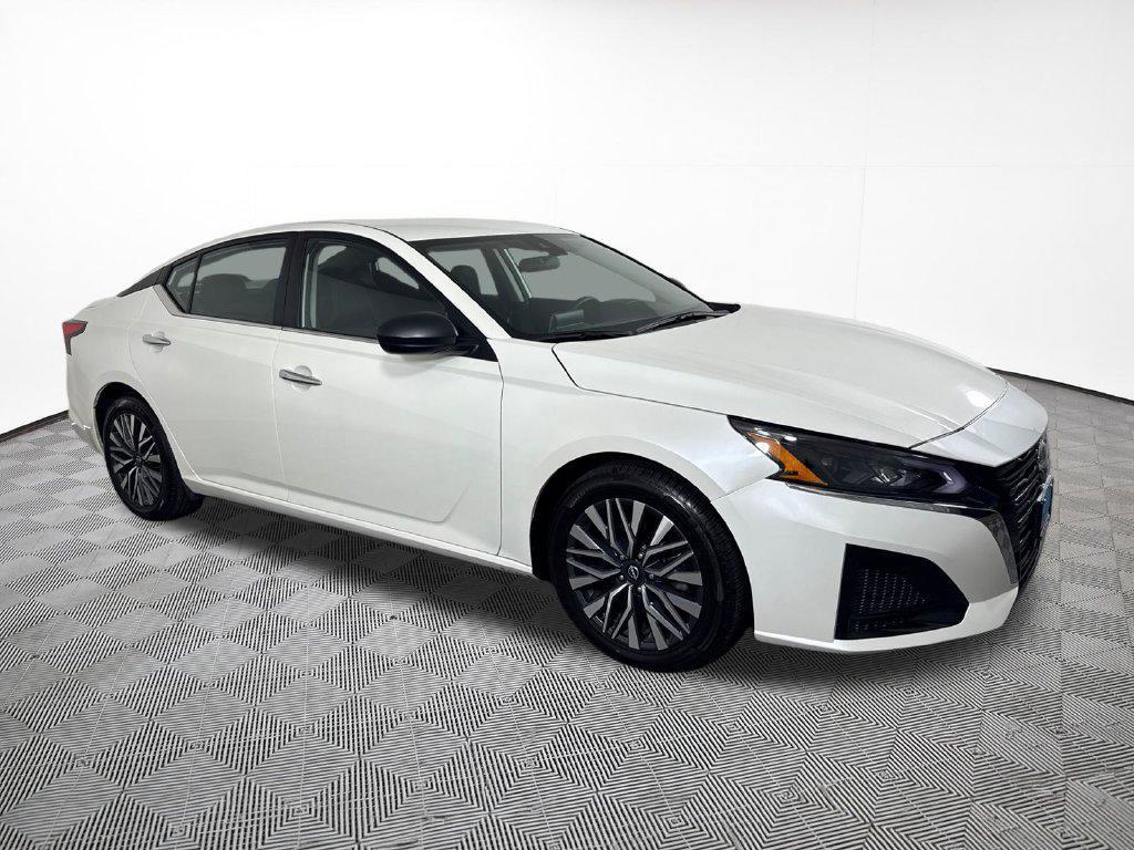 Nissan Altima 2025