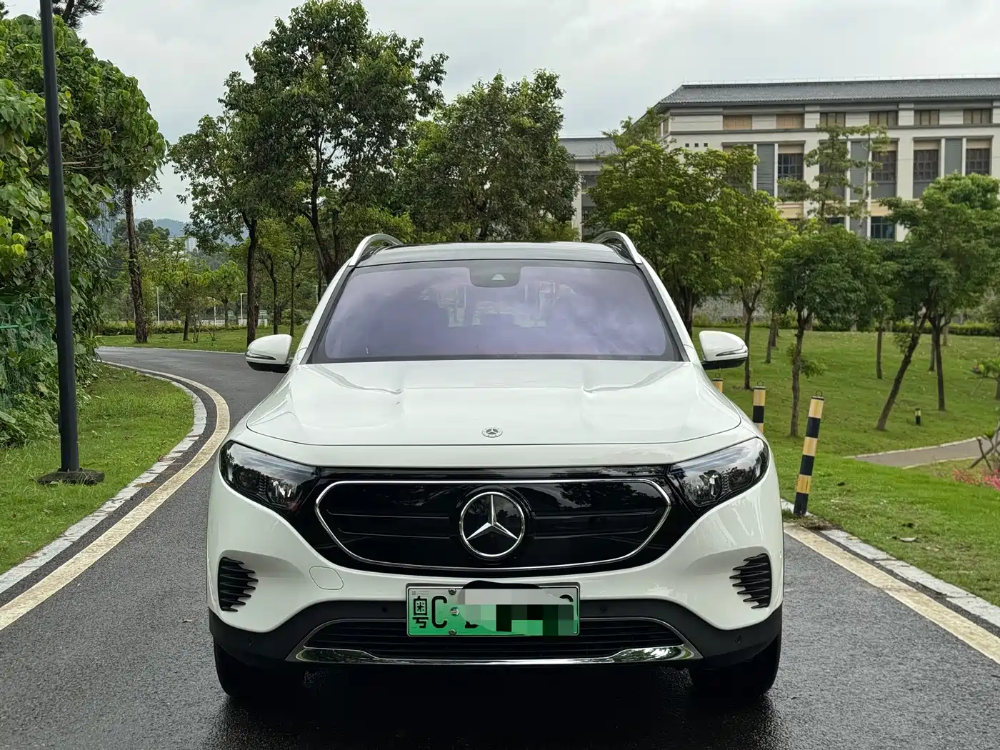 Mercedes-Benz EQB 2024