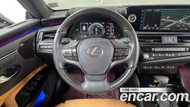 Lexus ES 2022