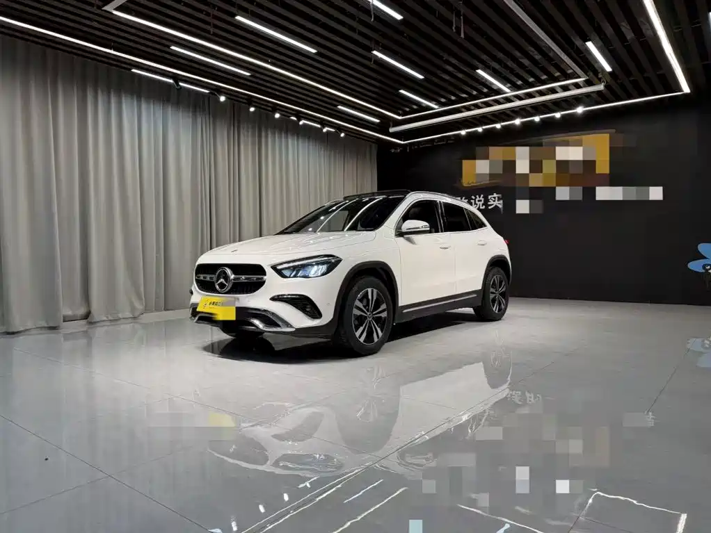 Mercedes-Benz GLA 2024
