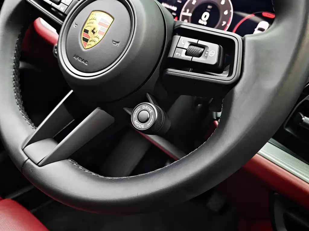 Porsche Cayenne 2025