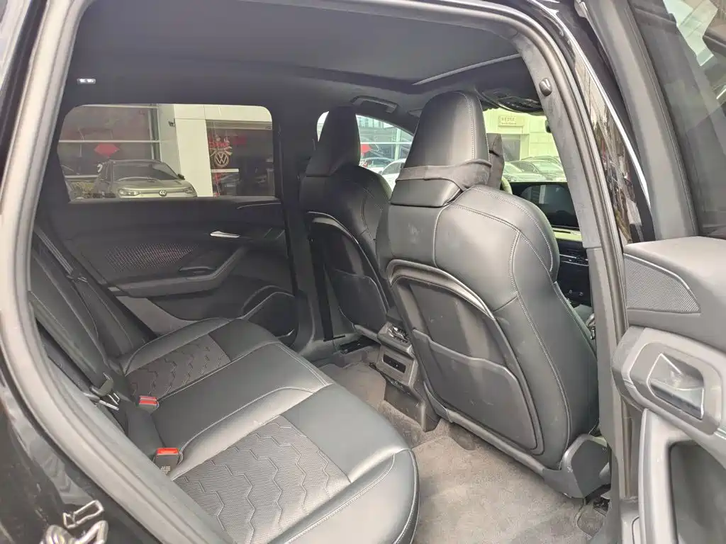 Audi e-tron 2025