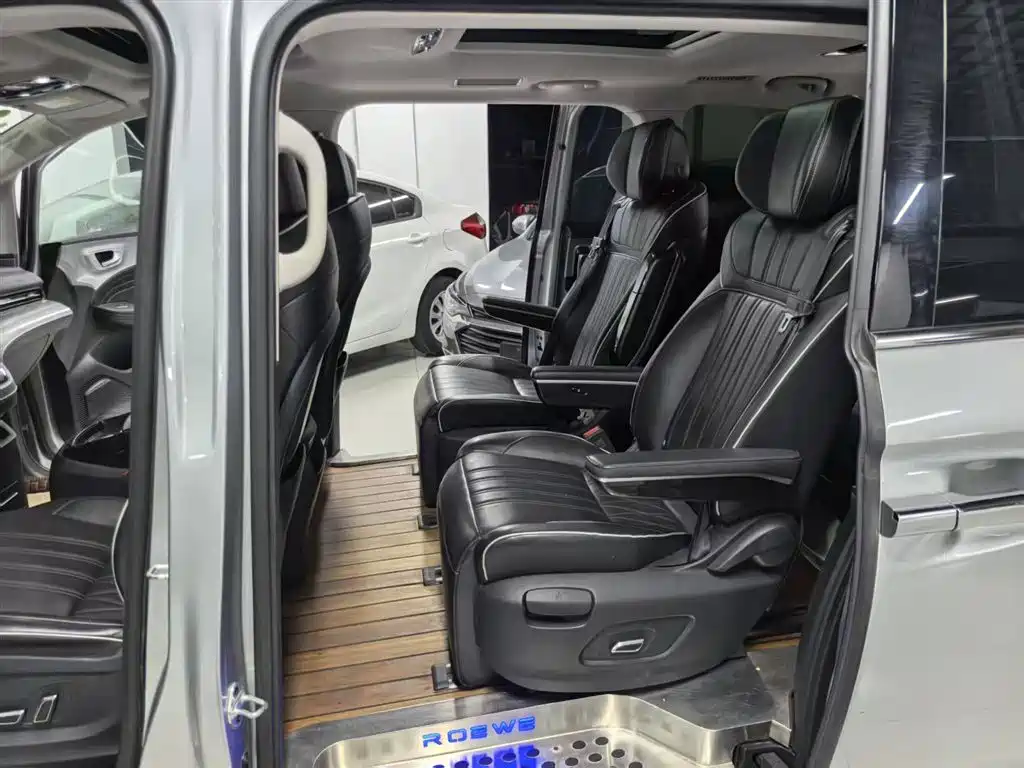Roewe iMAX8 2021