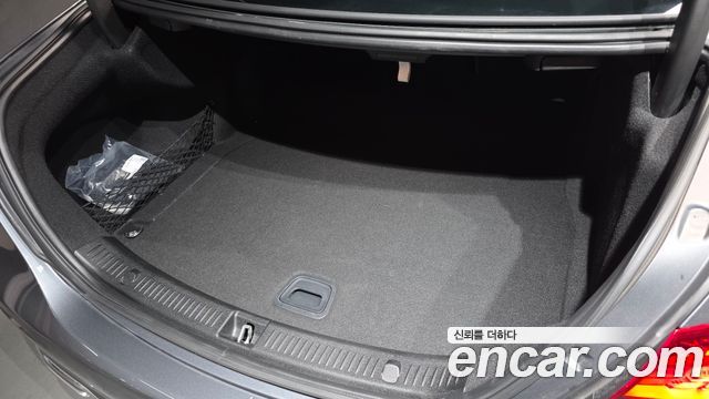 Mercedes-Benz E-Класс 2023