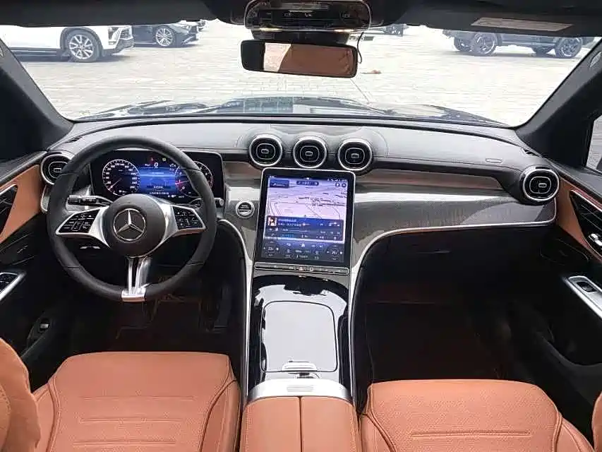 Mercedes-Benz GLC 2023