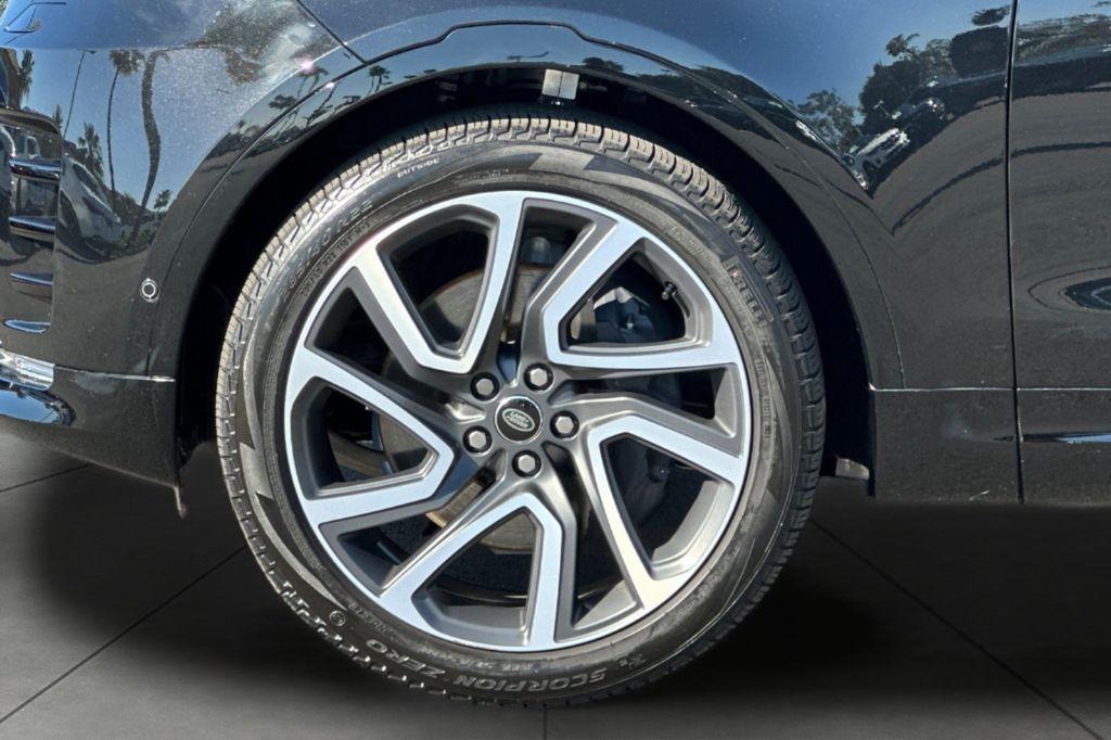 Land Rover Discovery 2025