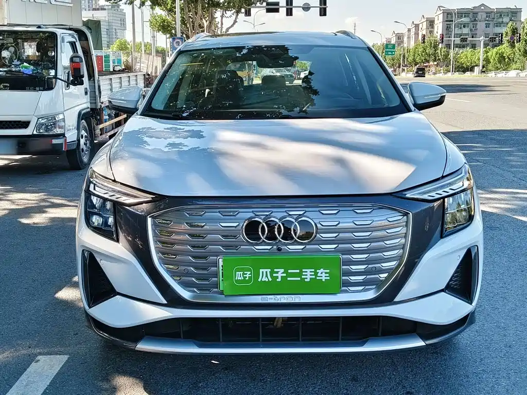 Audi Q5 e-tron 2025
