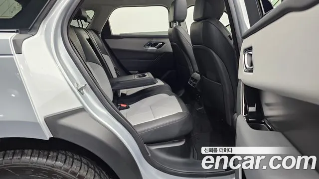 Land Rover Range Rover Velar 2025