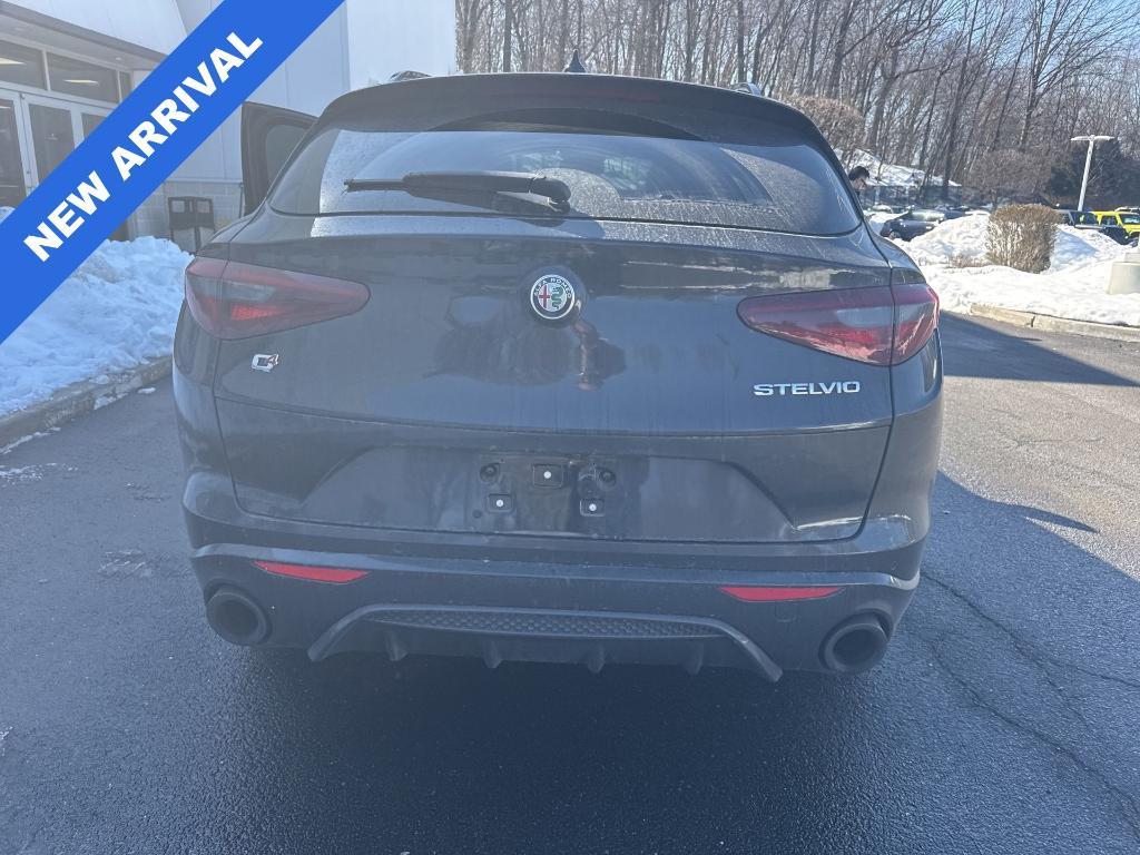 Alfa Romeo Stelvio 2022
