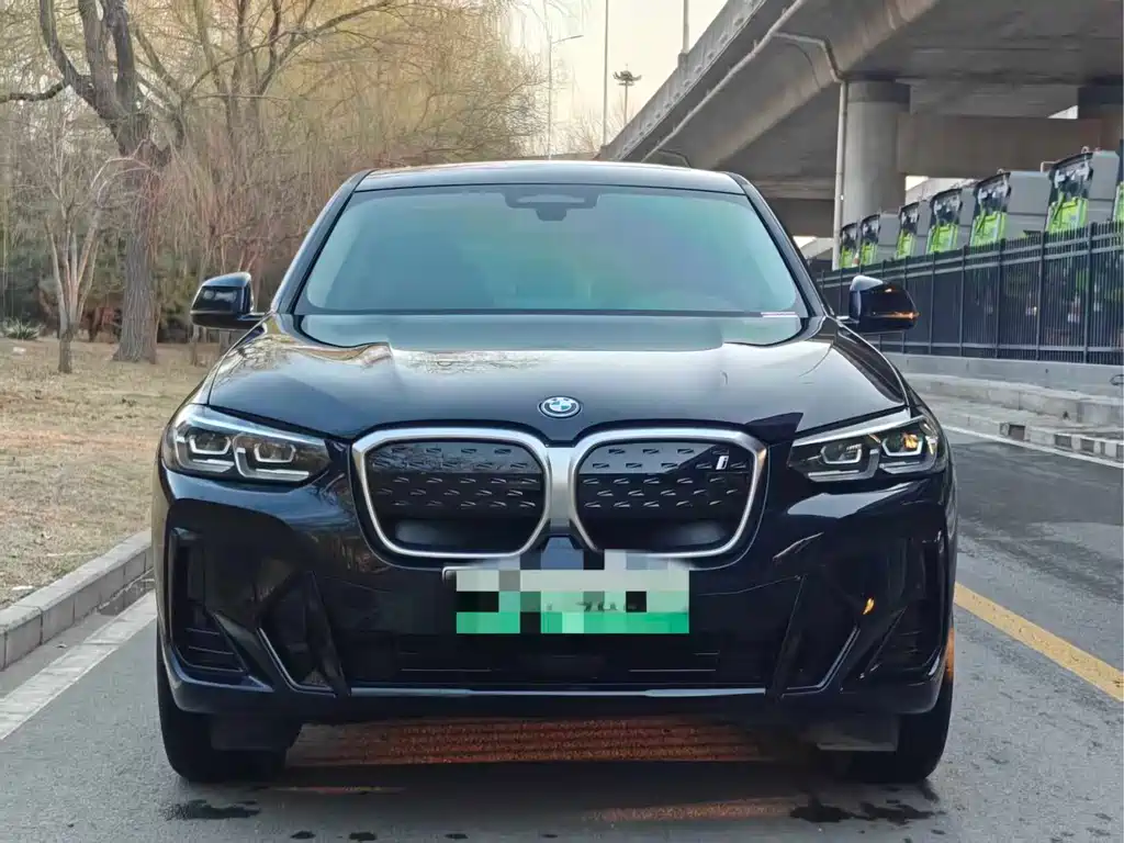 BMW iX3 2023