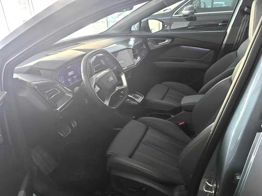 Audi Q4 e-tron 2024