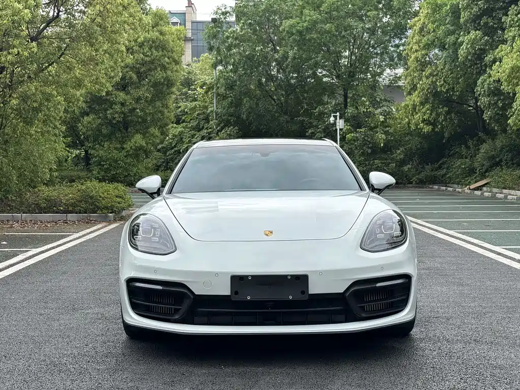 Porsche Panamera 2024