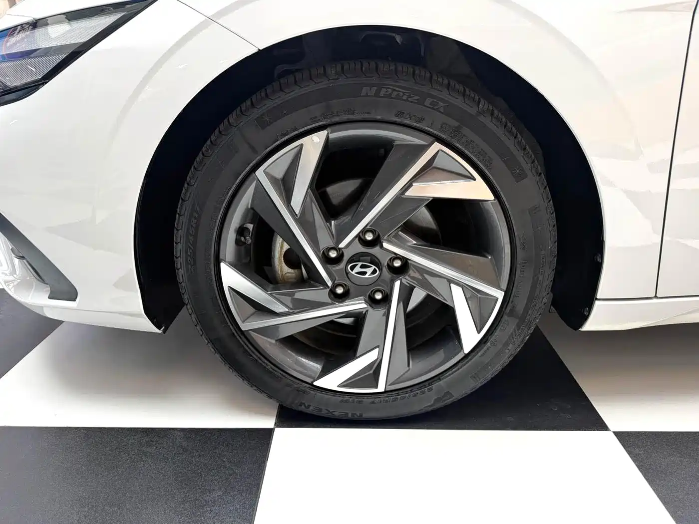 Hyundai Elantra 2023