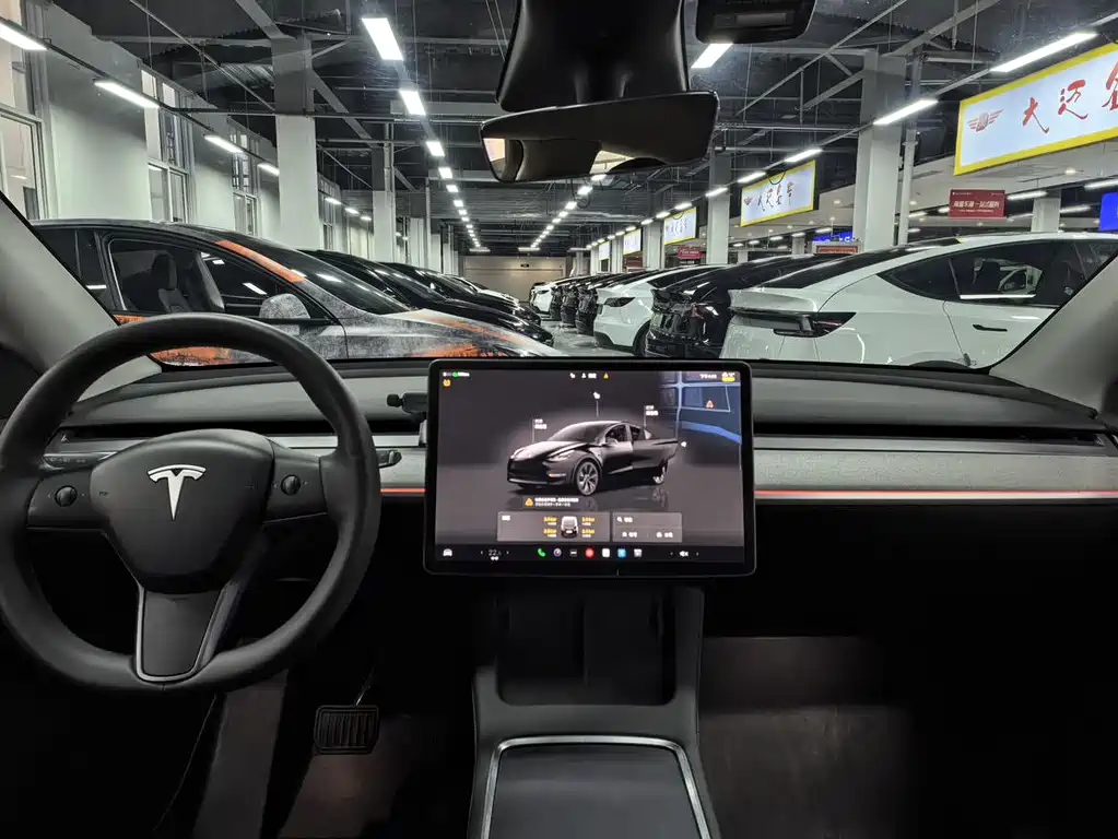Tesla Model Y 2023