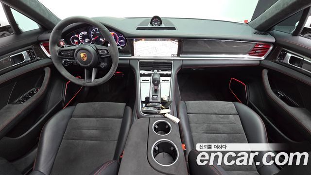 Porsche Panamera 2021