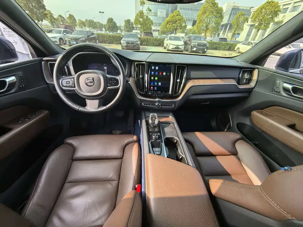 Volvo XC60 2022