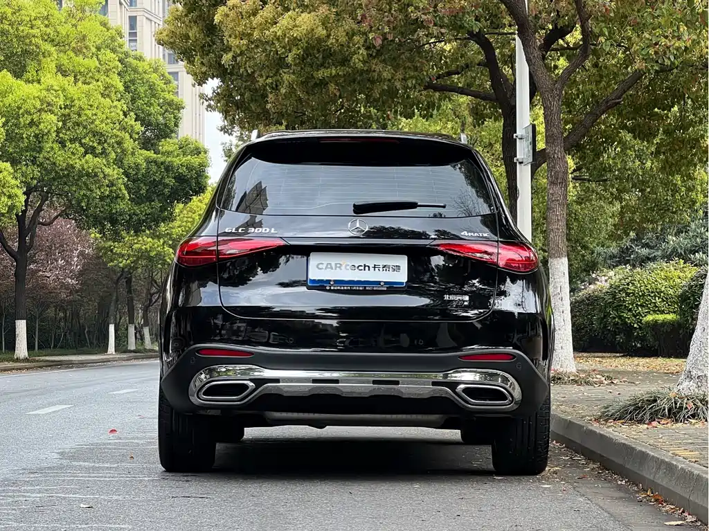 Mercedes-Benz GLC 2025