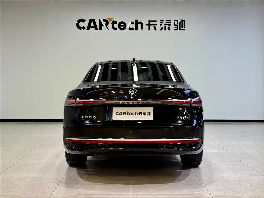 Volkswagen Passat 2025