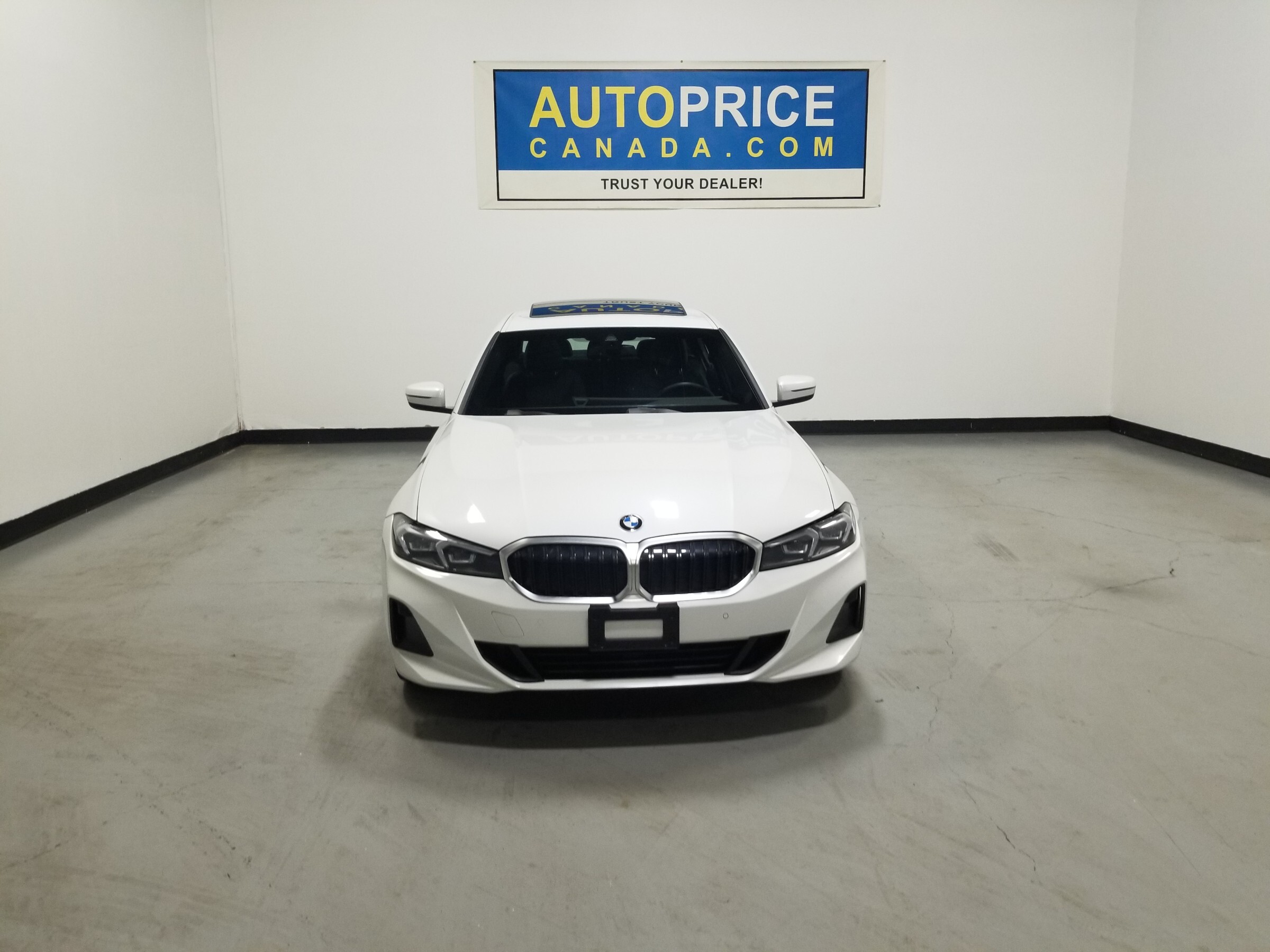BMW 330 2024