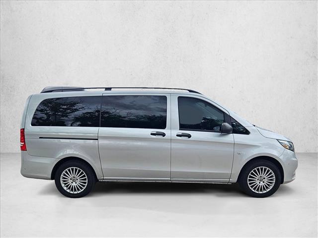 Mercedes-Benz Metris 2023