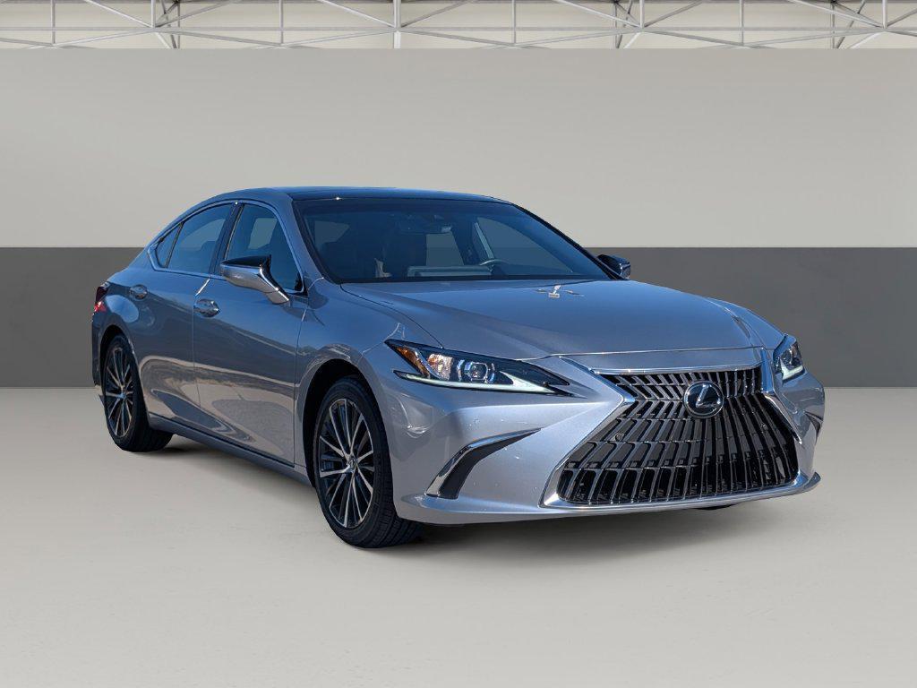 Lexus ES 2025