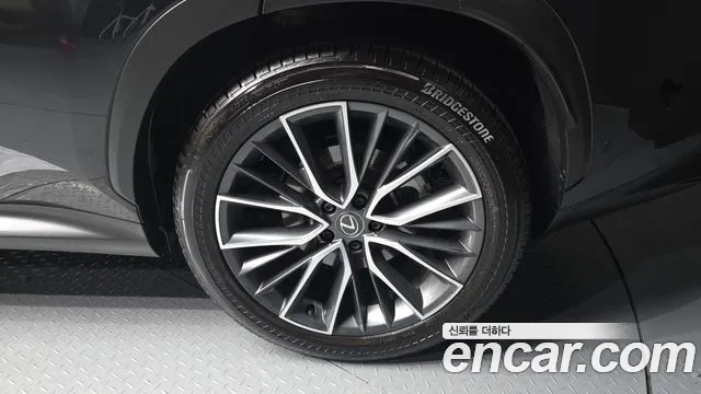Lexus NX 2025