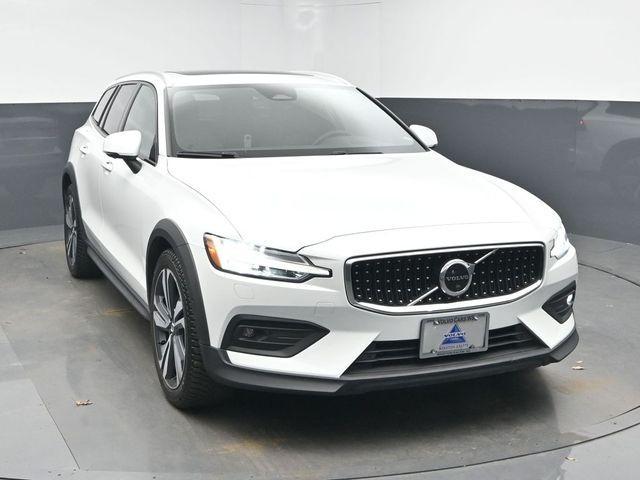 Volvo V60 Cross Country 2023