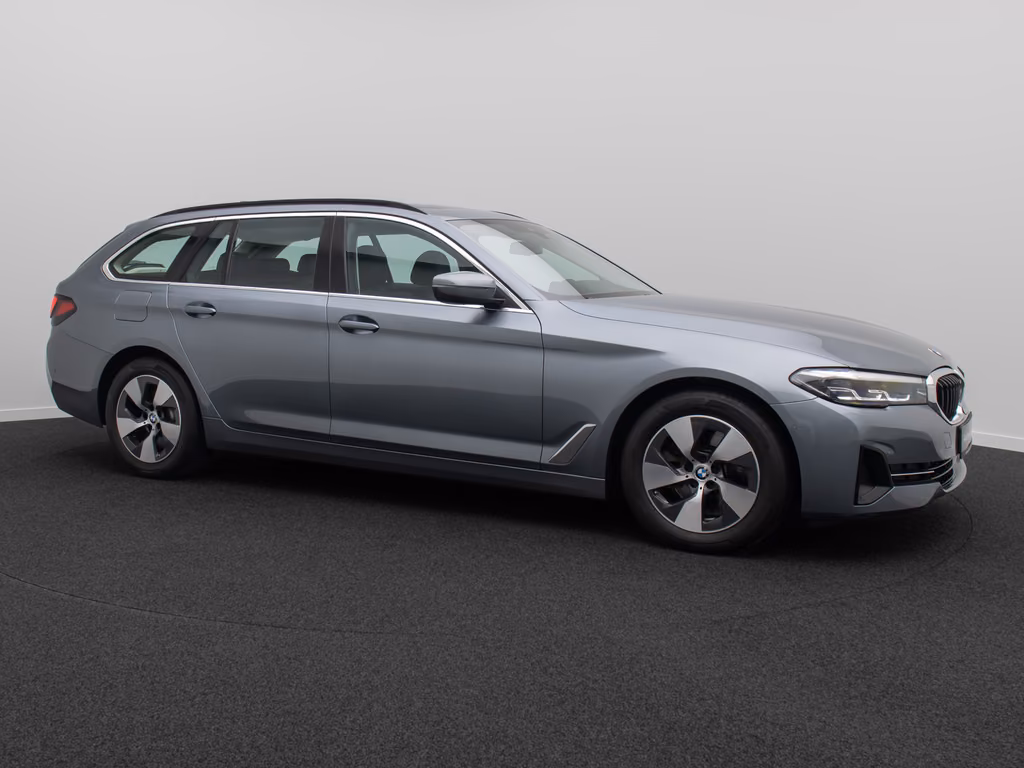 BMW 520 2022