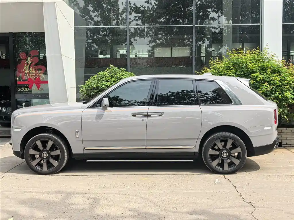 Rolls-Royce Cullinan 2021