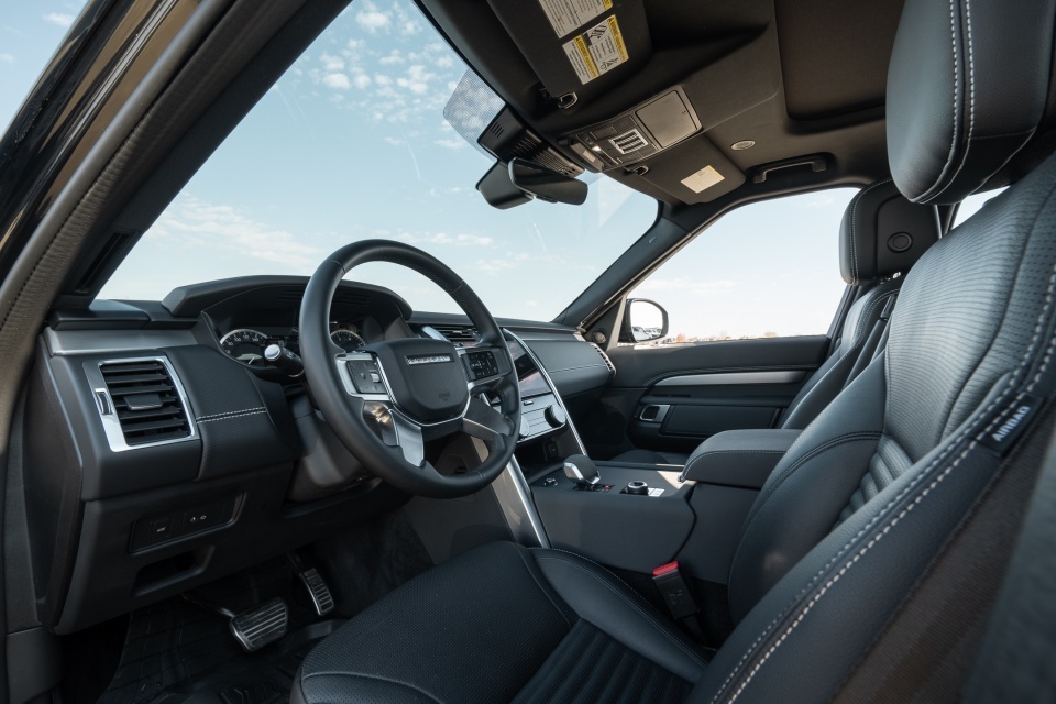 Land Rover Discovery 2023