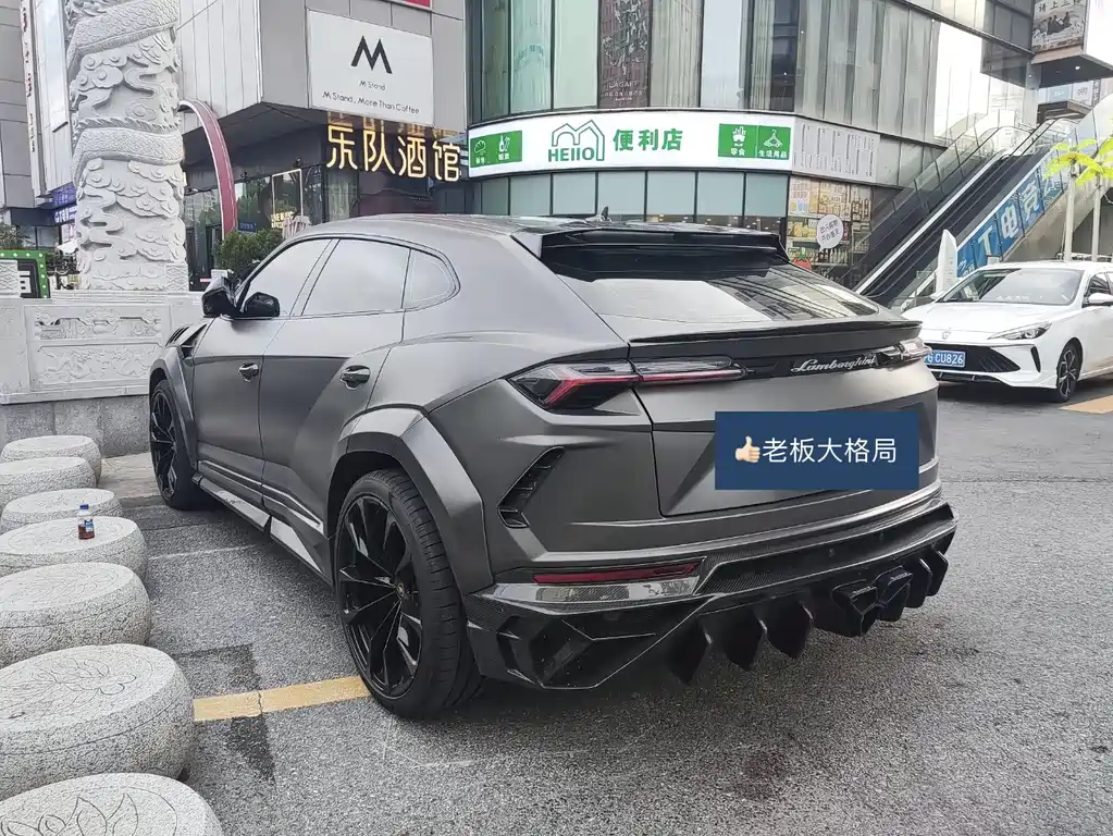Lamborghini Urus 2021