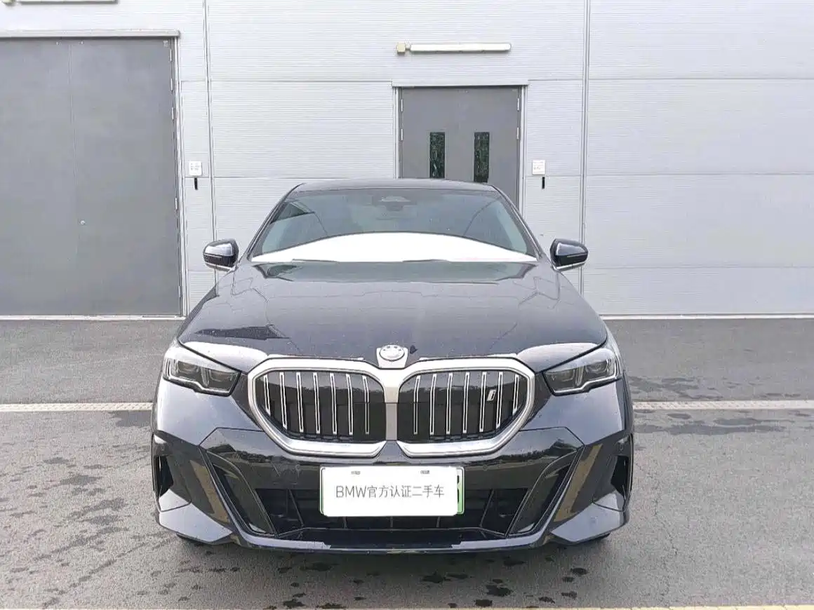BMW i5 2025