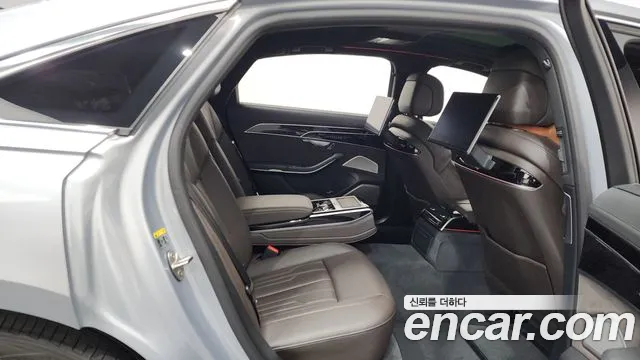 Audi A8 2021