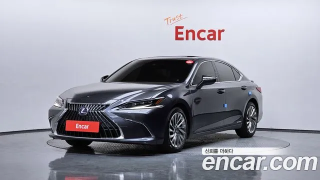 Lexus ES 2022