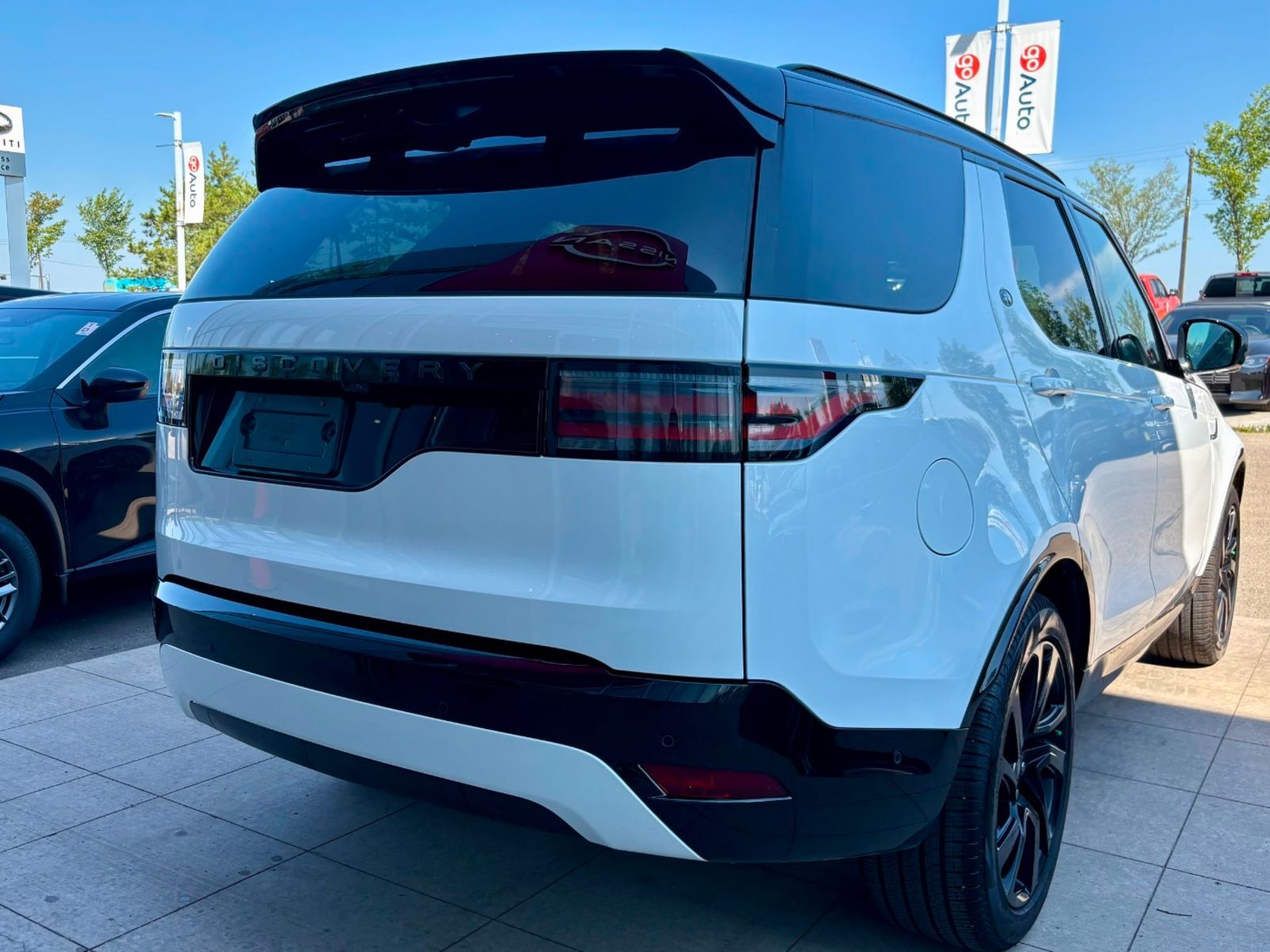 Land Rover Discovery 2024