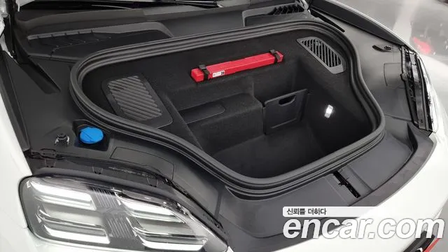 Porsche Macan 2025