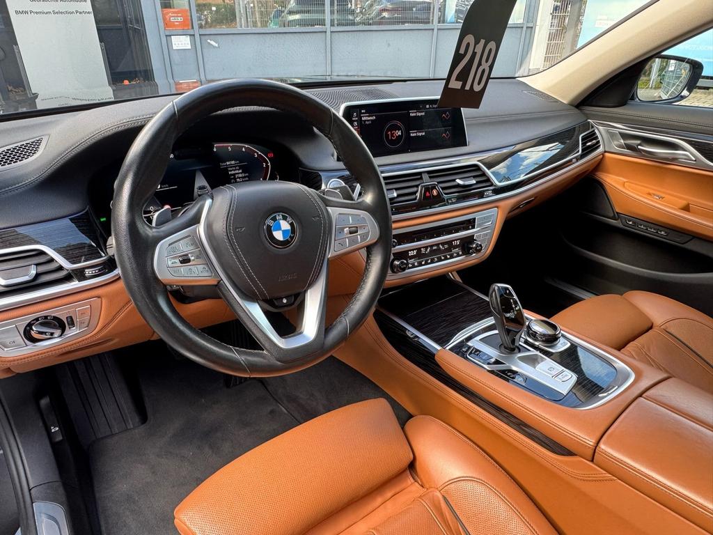 BMW 740 2021