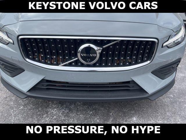 Volvo V60 Cross Country 2025
