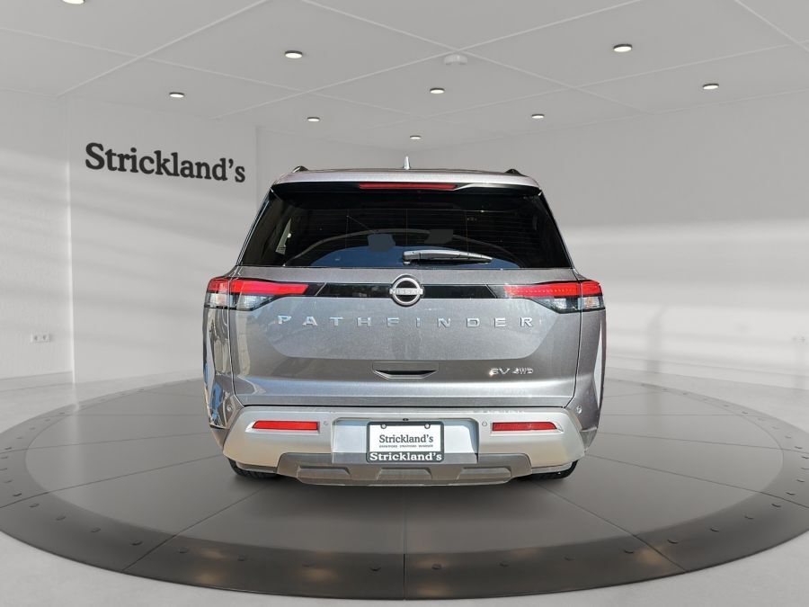Nissan Pathfinder 2024