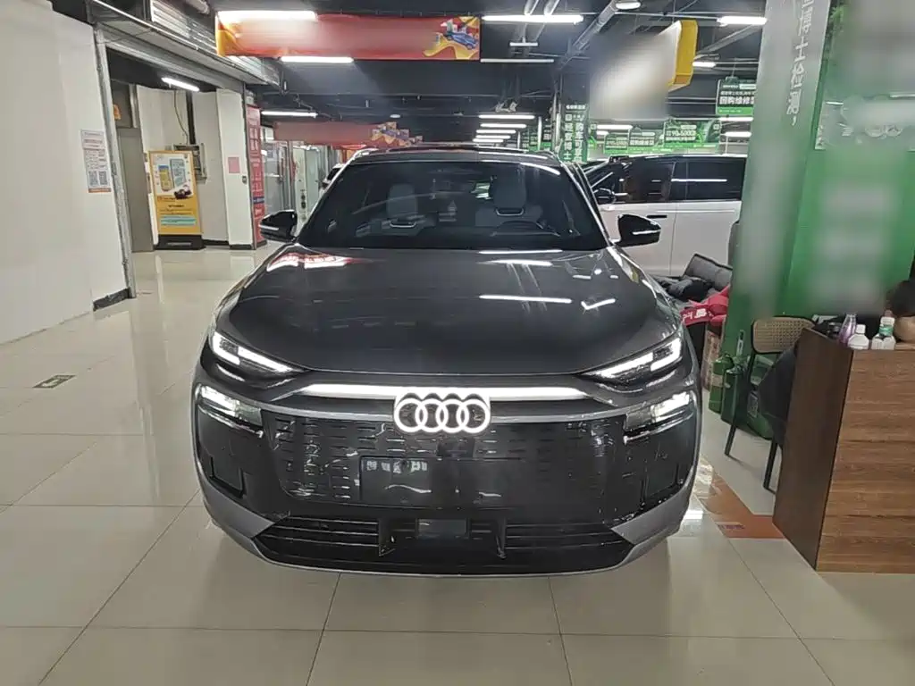 Audi e-tron 2025