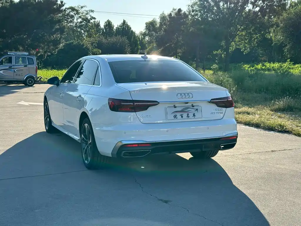 Audi A4 2023