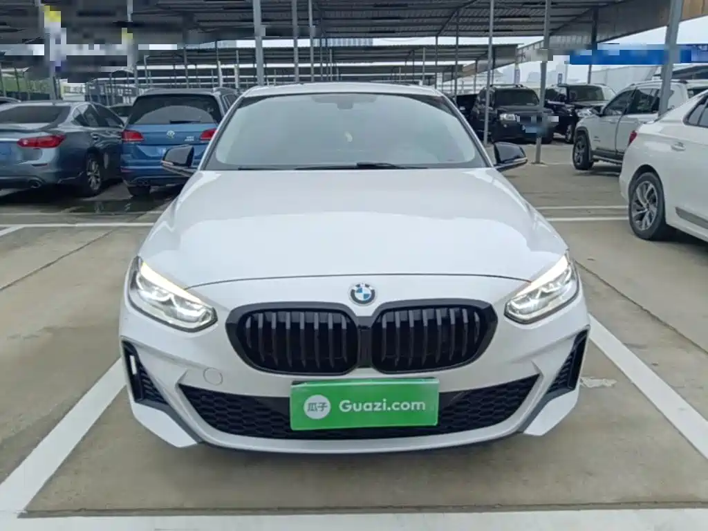 BMW 1 серии 2021