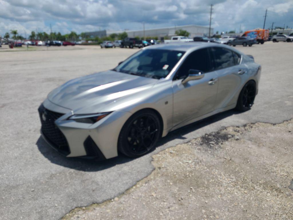 Lexus IS 2023
