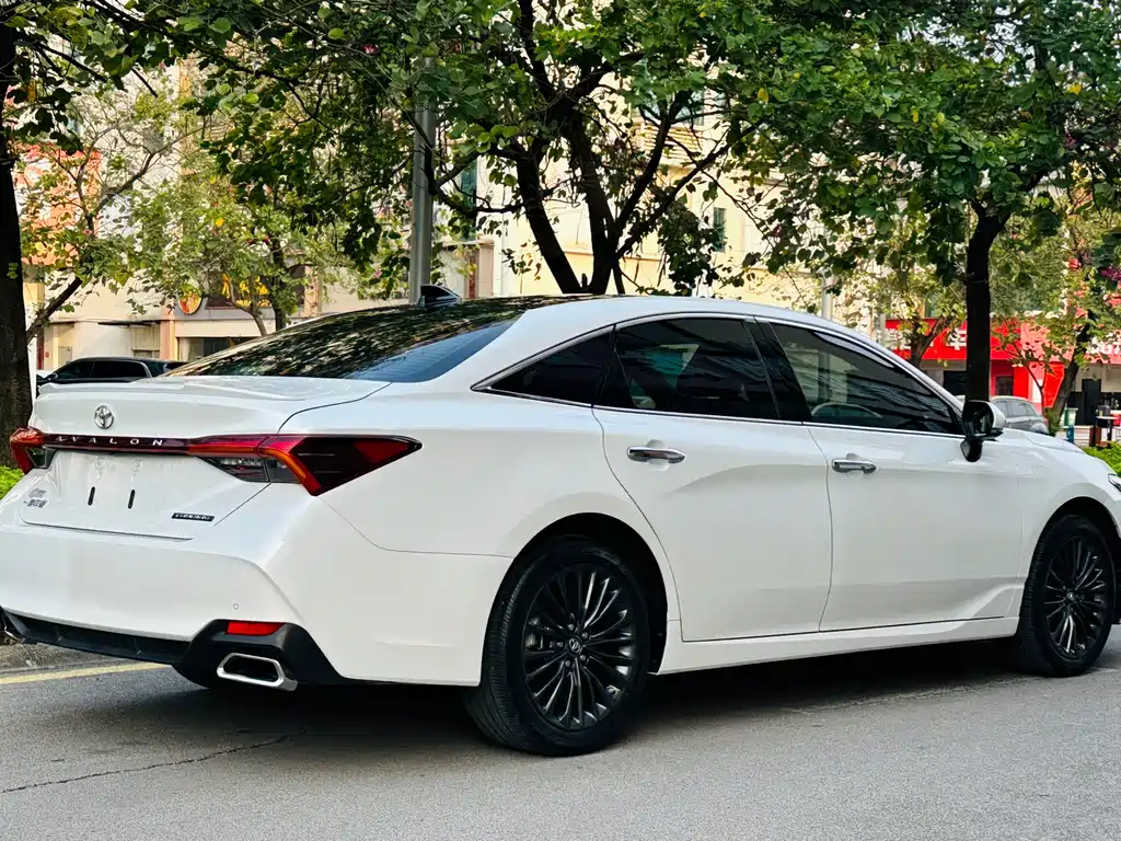 Toyota Avalon 2023
