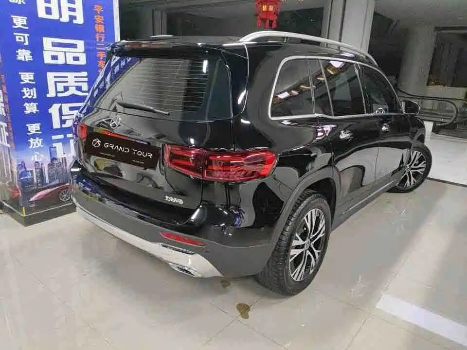 Mercedes-Benz GLB 2025