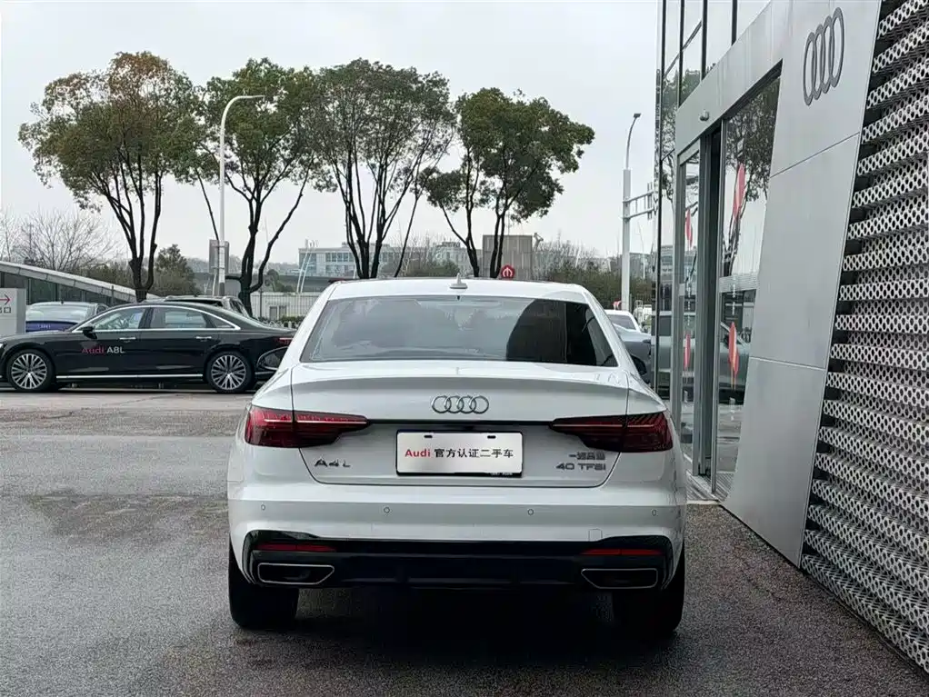 Audi A4 2023