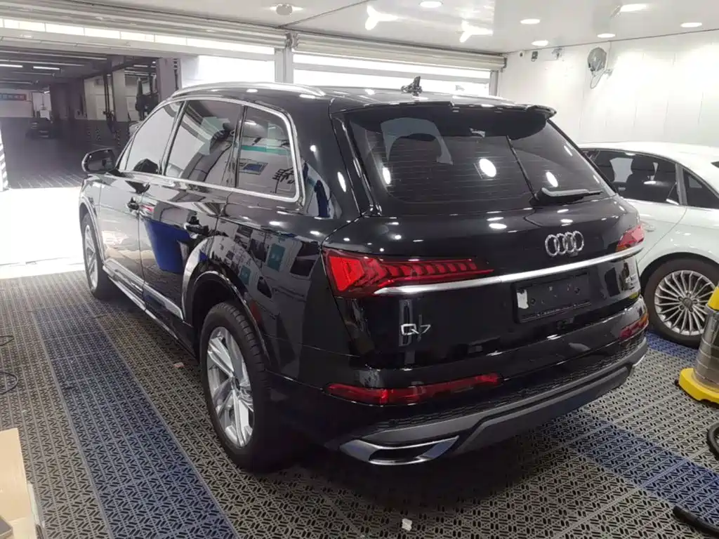 Audi Q7 2024
