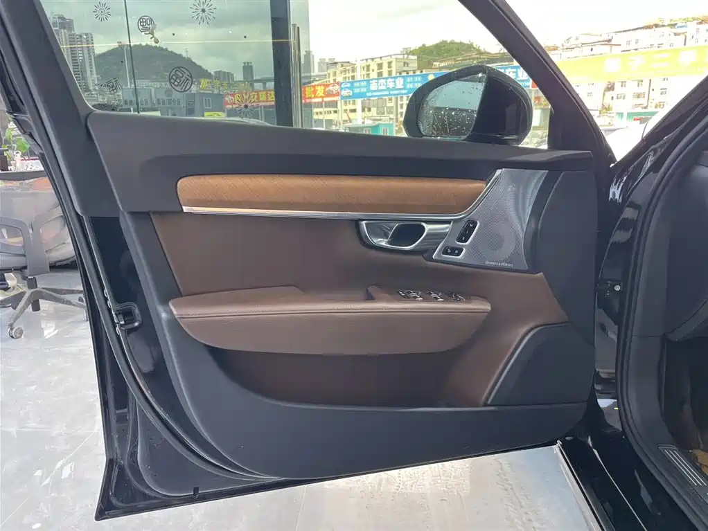 Volvo S90 2022